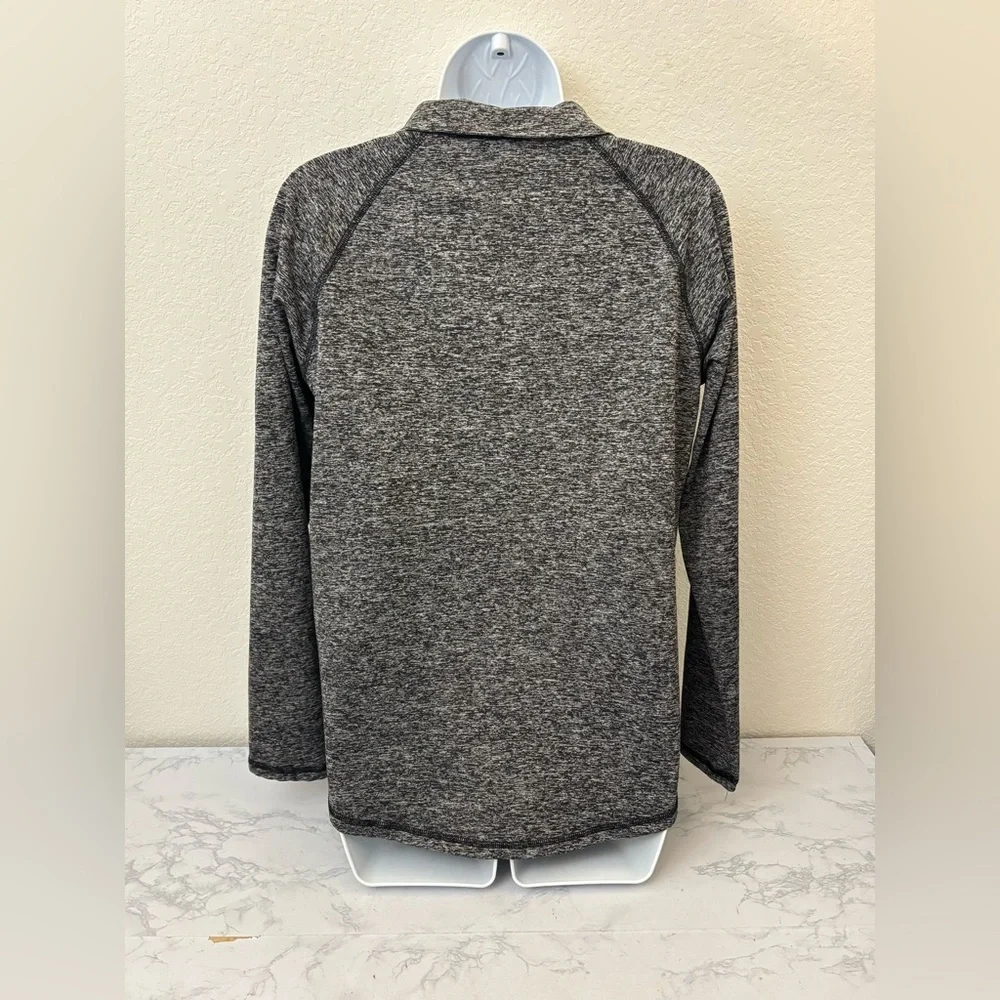 Active Top Women's Sz Medium Gray Long Sleeve 1/4 Zip Shirt Moisture Control​ - Picture 3 of 4